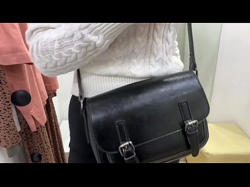 ❤️ Ommaviy onanizm yosh kaltak FeralBerry bir dildo bilan fitting xonasida ❤️ Super porno bizda uz.redporn-tv.ru ️❤