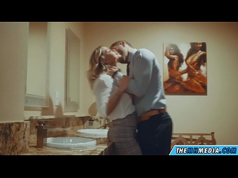 ❤️ Ko'krakli sarg'ish sizni jamoat hojatxonasida yo'ldan ozdirganda ❤️ Super porno bizda uz.redporn-tv.ru ️❤